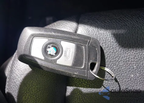 2015 BMW 328I xDrive z USA, uszkodzony, nr VIN WBA3B5C50FF962152